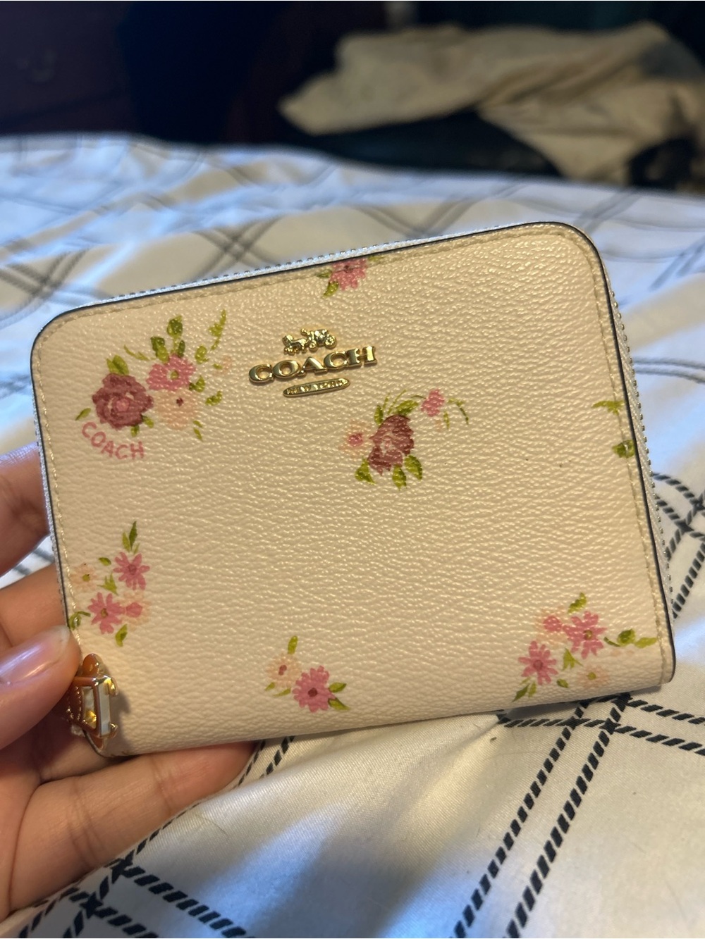 Rare COACH Cream Floral Zip Wallet with Pink flower Accents and bow zipper